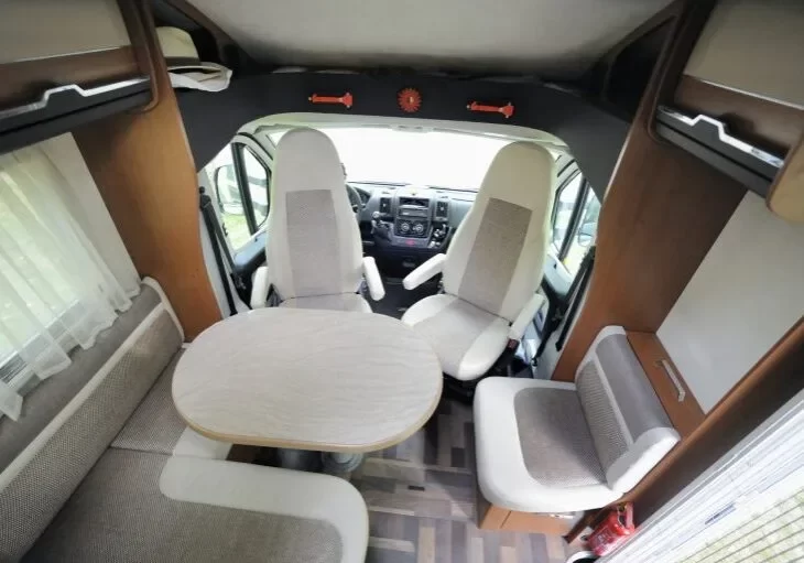 RV interior cleaning
